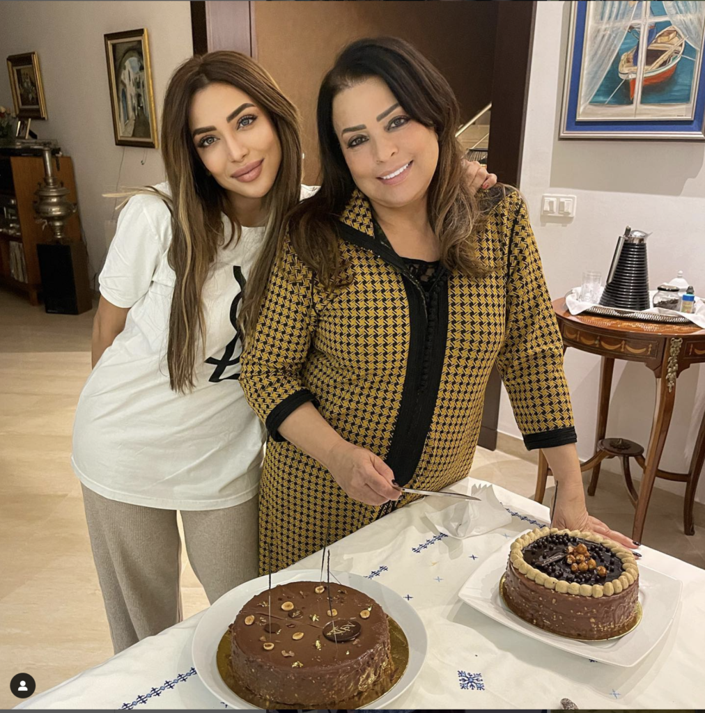 L'instagrameuse tunisienne Farah El Kadhi et sa famille